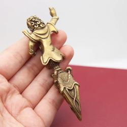 Ornamento Feng Shui con pestello Vajra in ottone - Decorazione buddista