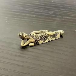 Liegende Buddha-Statue aus Messing: Handgefertigtes Sammlerstück