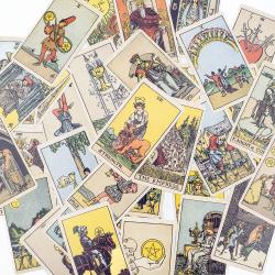 Klasik Tarot Destesi - Başlangıç ​​Seviyesi Fal Bakma ve Eğlence İçin 78 Kart