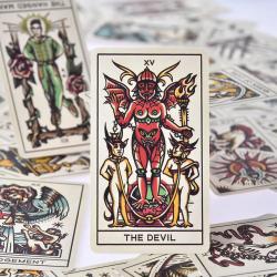Tarot-Tattoo-Deck: 78 Karten – Tauche ein in die Welt der Weissagung und Selbstfindung