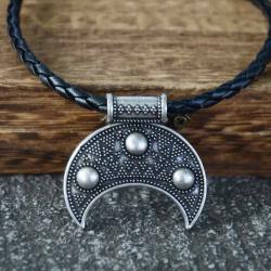 Amulette slave Lunula : Pendentif croissant de lune pour femmes