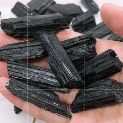 Amethyst- und Rosenquarzkristalle – Natürliche Rohproben für Reiki
