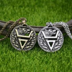 Pendentif amulette en forme de patte d'ours du dieu slave Veles - Bijou gothique viking