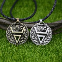 Pendentif amulette en forme de patte d'ours du dieu slave Veles - Bijou gothique viking