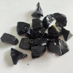 Siyah Obsidyen Kristali: Doğal Şifa ve Dekoratif Taş