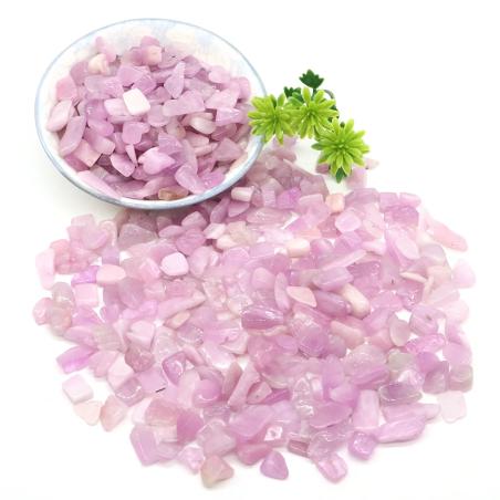 Kunzit Kristal Parçaları: Doğal Reiki Şifa Taşları ve Dekoratif Ürünler