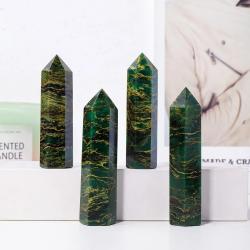 Torre di cristallo di Emerald Point: bacchetta curativa e pietra per la meditazione