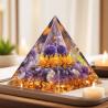 Pyramide d'améthyste et de lotus : Décoration spirituelle et cristal de guérison
