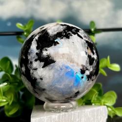 Sfera di pietra di luna arcobaleno: sfera di cristallo curativa con flash blu