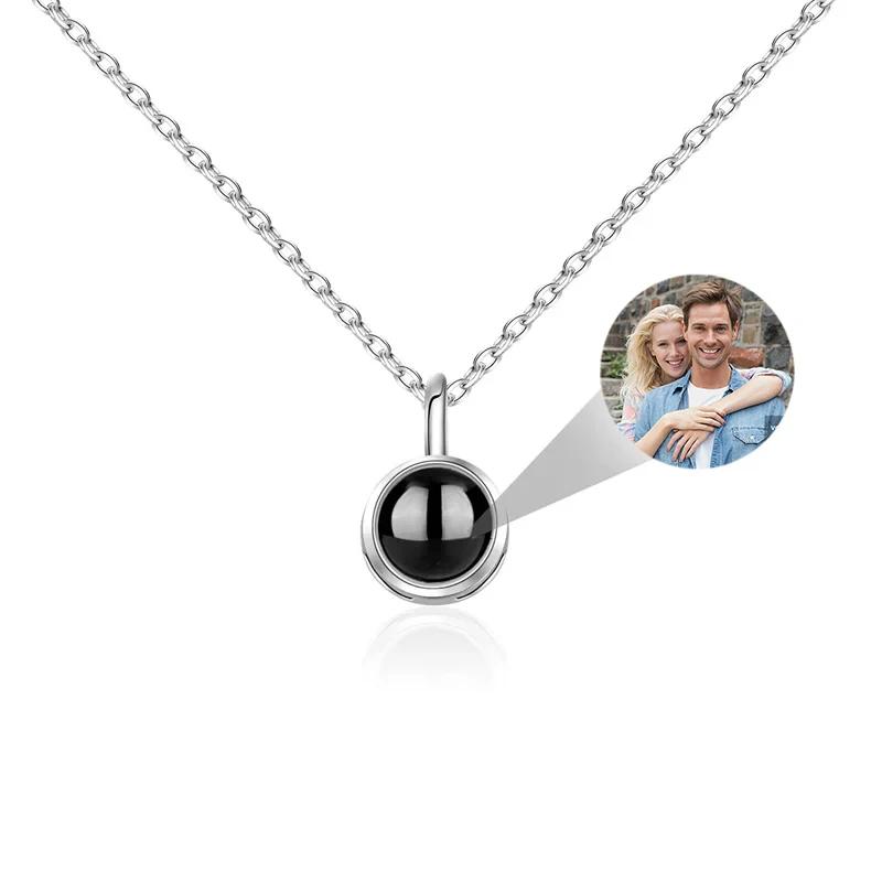 Collana con foto personalizzata: Proietta il tuo amore (100 lingue)