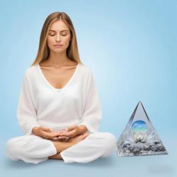 Orgon Piramidi: Enerji Şifası ve Ev Feng Shui'si için Lotus Çiçeği Dekorasyonu
