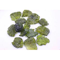 Pendentif en moldavite - Pierre d'énergie naturelle | Lot de 5 à 6 g