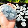 Cristallo di celestina naturale: pietra grezza e cluster di druse (3,5-4 cm)