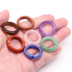 Chakra-Ring aus Heilkristallen | Vintage- und Punk-Edelsteinschmuck