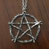 Collana con pentagramma gotico | Ciondolo con spine di rovo e stregoneria
