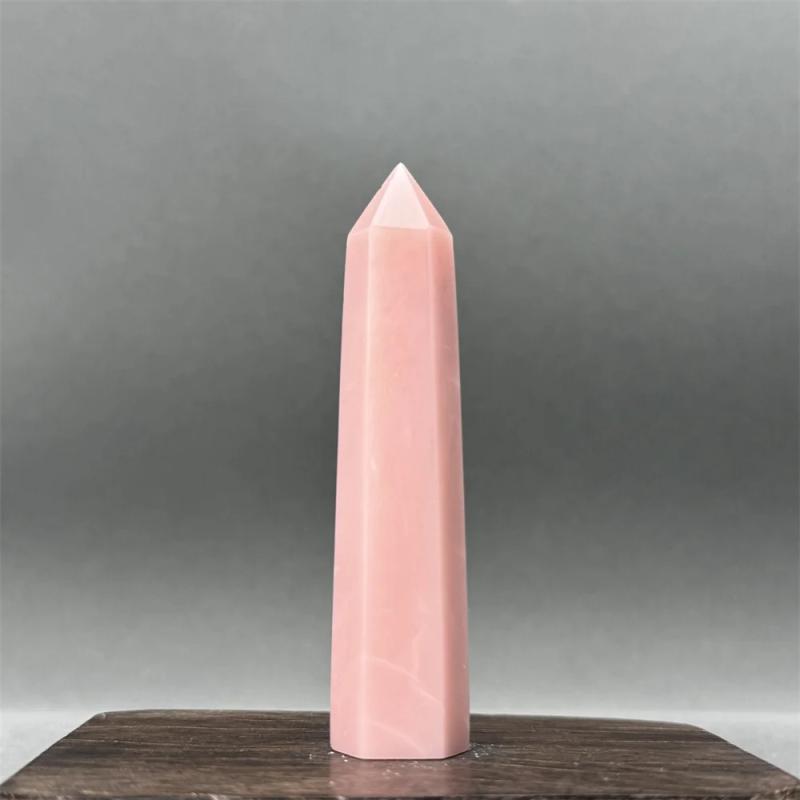 Obélisque en opale rose : Reiki, méditation et décoration intérieure