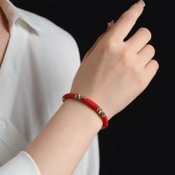 Bracelet Tai Sui de l'année du Cheval : Amulette en corde rouge pour la chance et la protection
