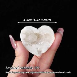 Amas de cristaux de quartz clair : Guérison énergétique et décoration intérieure