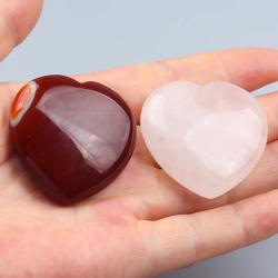 Cuore di agata e quarzo rosa: cristalli curativi Reiki, decorazioni