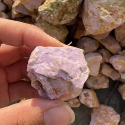 Pierre de cristal brute de phosphosidérite violette - Reiki et spiritualité
