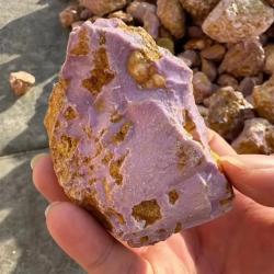 Pierre de cristal brute de phosphosidérite violette - Reiki et spiritualité