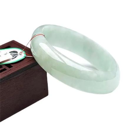 Bracelet classique en jade : charme, guérison et style polyvalent