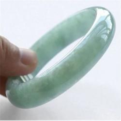Bracelet classique en jade : charme, guérison et style polyvalent