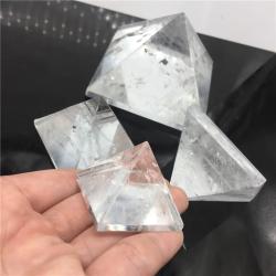 Şeffaf Kuvars Kristal Piramit - Reiki Şifa ve Enerji