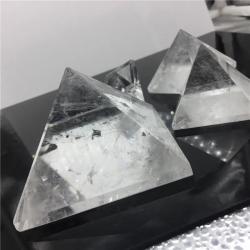 Şeffaf Kuvars Kristal Piramit - Reiki Şifa ve Enerji
