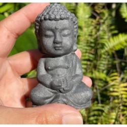 Siyah Şungit Buda Heykeli: Reiki ve Feng Shui Enerji Dekoru