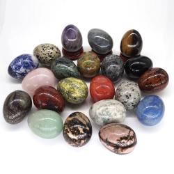Œufs de cristal aux vertus curatives naturelles pour le Reiki et la méditation