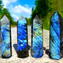 Punta di cristallo di labradorite: bacchetta lucida, curativa ed energetica