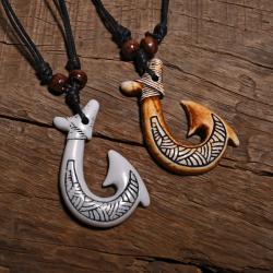 Collier ras du cou maori en os d'hameçon | Pendentif style vintage