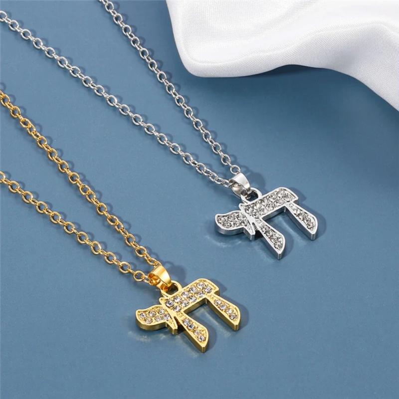 Collier pendentif Chai juif avec zirconia, symbole de vie