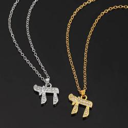 Collier pendentif Chai juif avec zirconia, symbole de vie