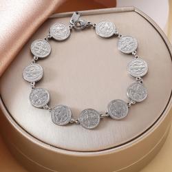 Armband mit der Medaille des Heiligen Benedikt: Spiritueller Schutz und Segen
