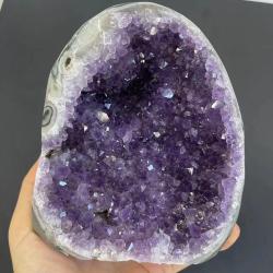 Géode de cristal d'améthyste : Quartz uruguayen brut pour la décoration intérieure et le Reiki