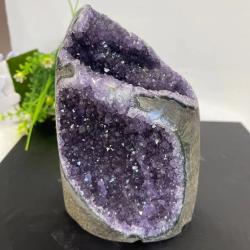 Géode de cristal d'améthyste : Quartz uruguayen brut pour la décoration intérieure et le Reiki