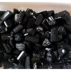 Ham Siyah Turmalin Çakıl Taşı: Doğal Şifa ve EMF Koruması