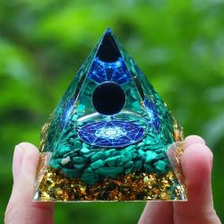 Pyramide d'orgonite en améthyste : Soins Reiki et harmonisation des chakras