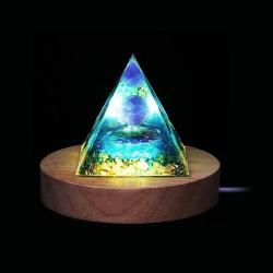 Pyramide d'orgonite en améthyste : Soins Reiki et harmonisation des chakras