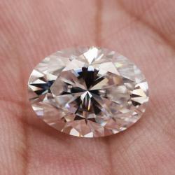 Parlak D Renk Moissanit Taşları - Çeşitli Kesimler (1.0-5.0 ct)