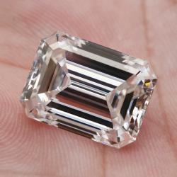 Parlak D Renk Moissanit Taşları - Çeşitli Kesimler (1.0-5.0 ct)