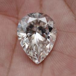 Parlak D Renk Moissanit Taşları - Çeşitli Kesimler (1.0-5.0 ct)