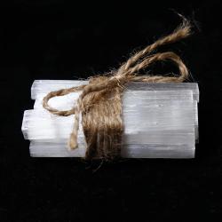 Bâtonnets et baguettes de cristal de sélénite pour la méditation et la décoration