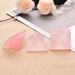 Pyramide de quartz rose : Guérison énergétique et équilibrage des chakras