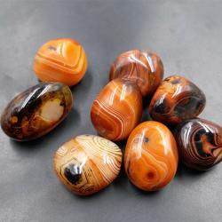 Madagaskar Akik Jeod: Doğal Kristal Numunesi ve Dekoratif Eşya