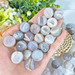 Géode sphérique en agate : Décoration en cristal naturel et bijoux à faire soi-même
