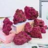 Corindon rouge scintillant : réactif aux UV, au rose et au vert
