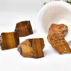 Pierre œil de tigre naturelle : cristal brut pour la décoration intérieure et les chakras
